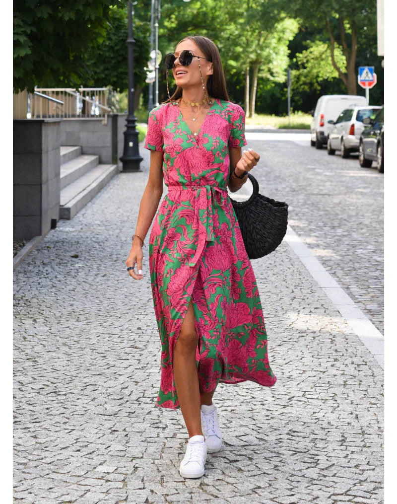 Julia – elegantní šaty s výstřihem do V a tvarujícím střihem