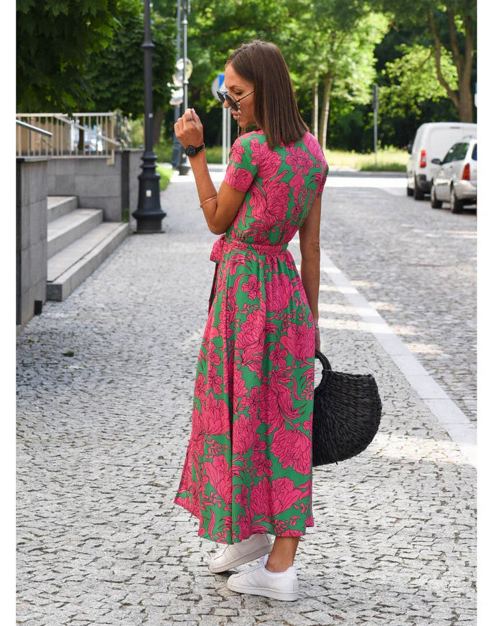 Julia – elegantní šaty s výstřihem do V a tvarujícím střihem