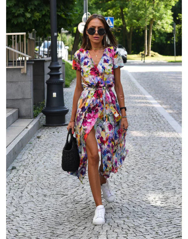 Julia – elegantní šaty s výstřihem do V a tvarujícím střihem